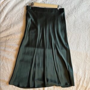 Quince Forest Green 100% Silk Midi Skirt 💚 size small